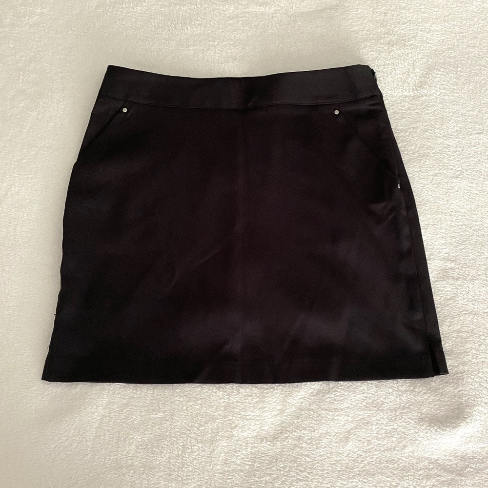 Greg Norman Ladies Golf Skort, Size 2, NWT